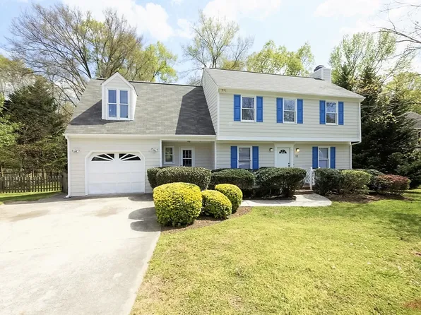 12 Hummingbird Ln, Durham, NC 27712