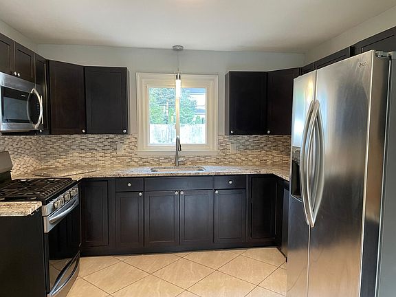 stainless steel appliances, dishwasher, garbage disposal