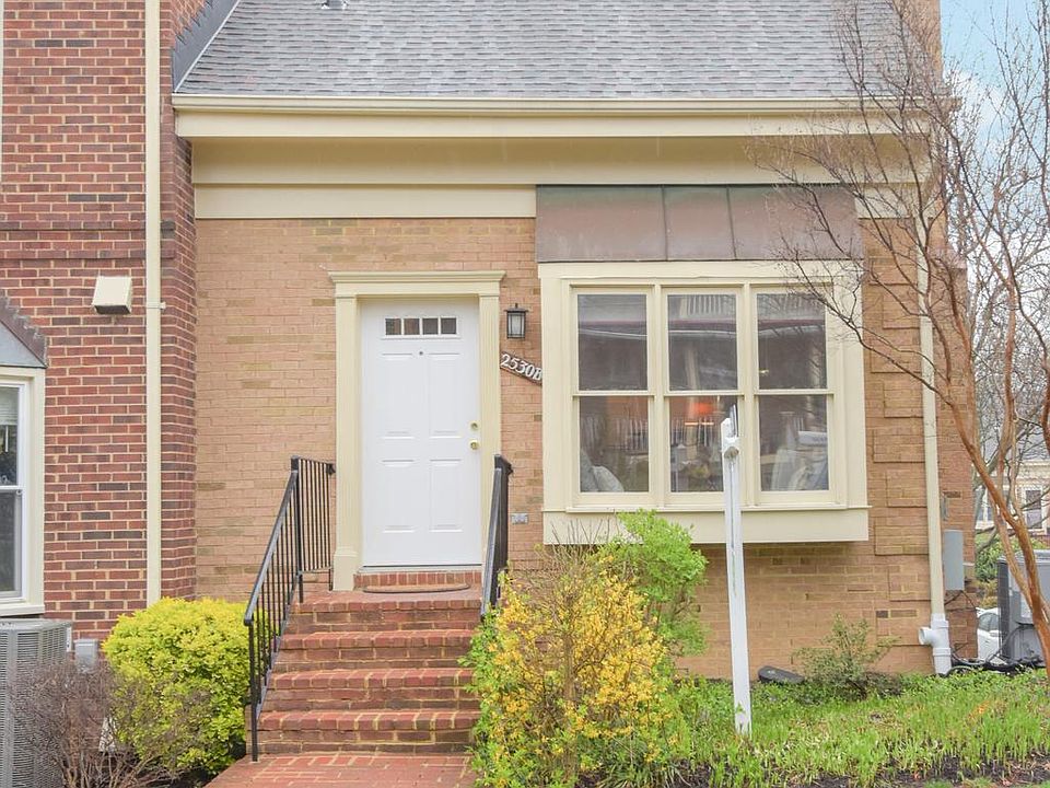 1st image of 2530B N Fairfax Dr #6BII
