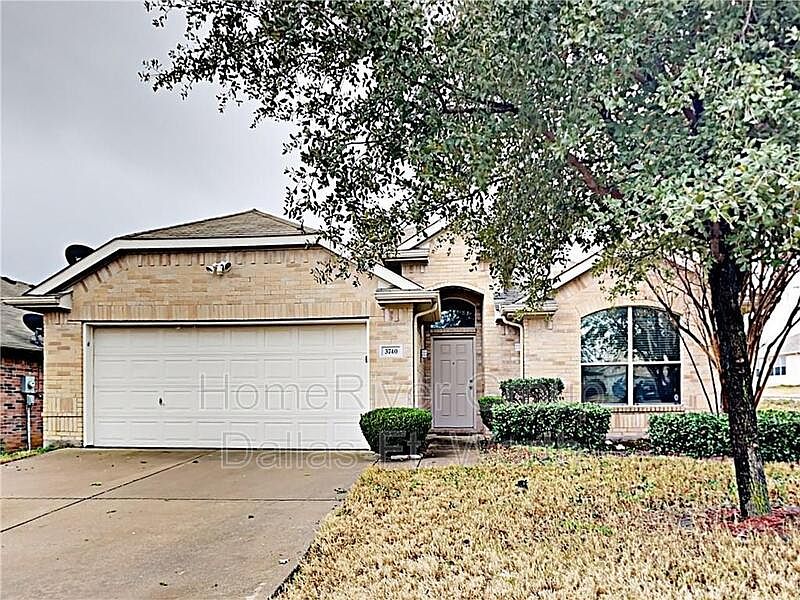1st image of 3740 Sapphire St