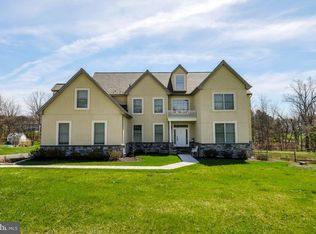 4 Gina Cir, Hatfield, PA 19440