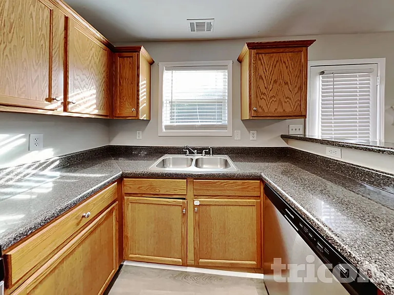 209 Arbor Dr — Photo 6
