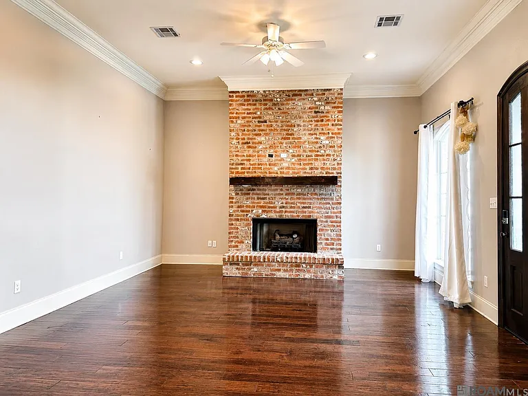 747 Portula Ave — Photo 4