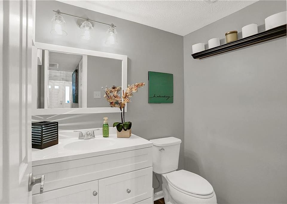 1st image of 3653 Crickwood Cir