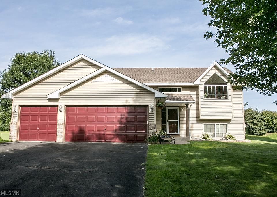 1st image of 655 Lois Ln