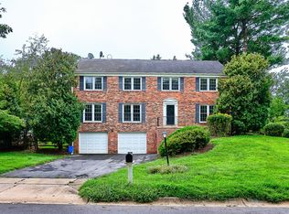 9124 Copenhaver Dr, Potomac, MD 20854