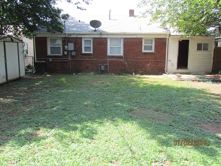 1329 SW Grand Blvd — Photo 15