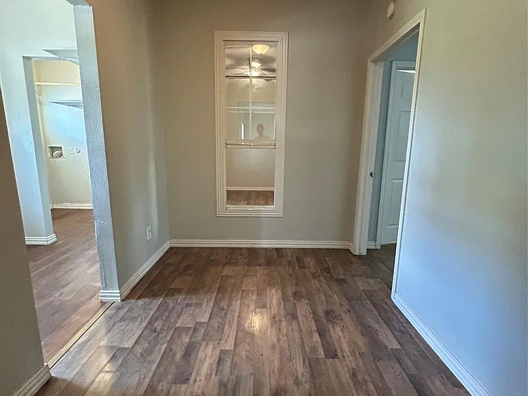 400 Symes St #B — Photo 14