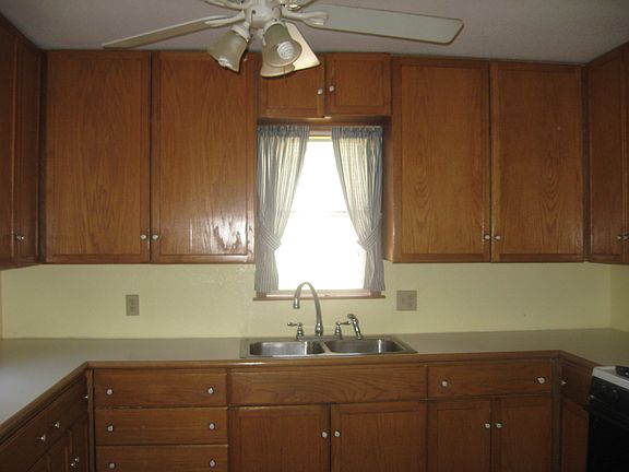 3rd image of 2606 W Avenue N