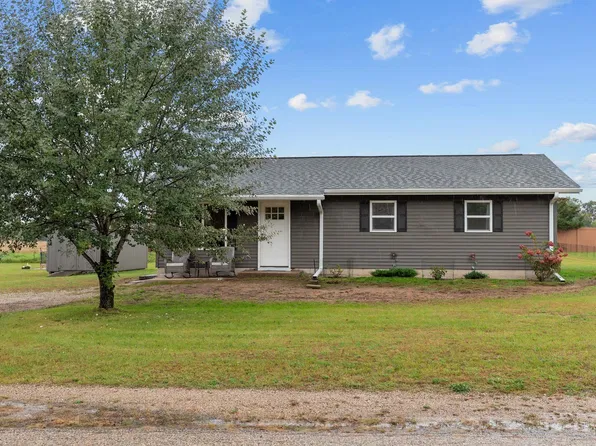 N3047 Lawson Dr, Waupaca, WI 54981
