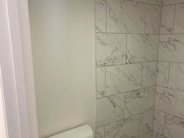 Primary Bathroom/shower