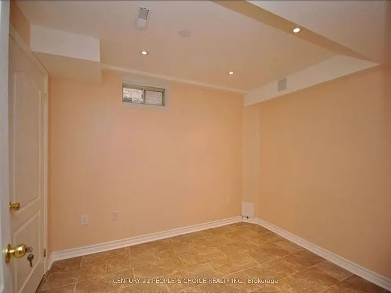 5689 Sidmouth St #LOWER — Photo 4