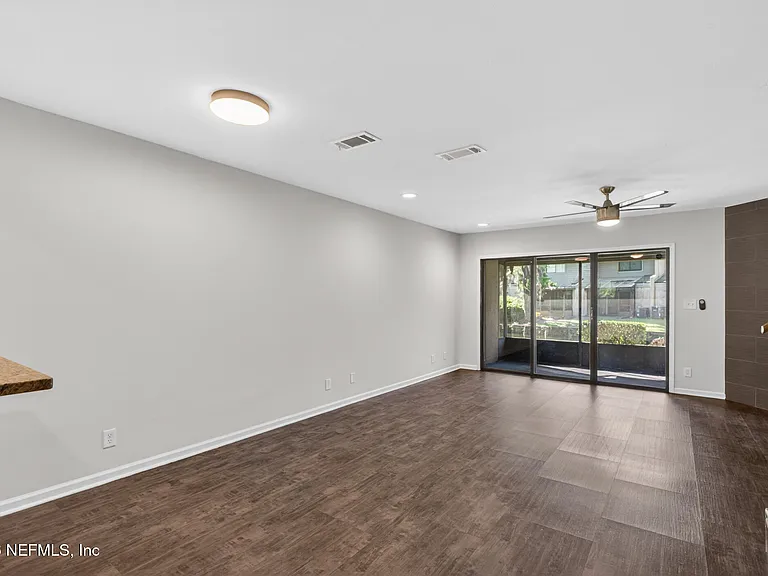 7701 Baymeadows Cir W #1052 — Photo 15