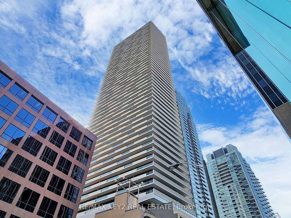 1st image of 2221 Yonge St #4904