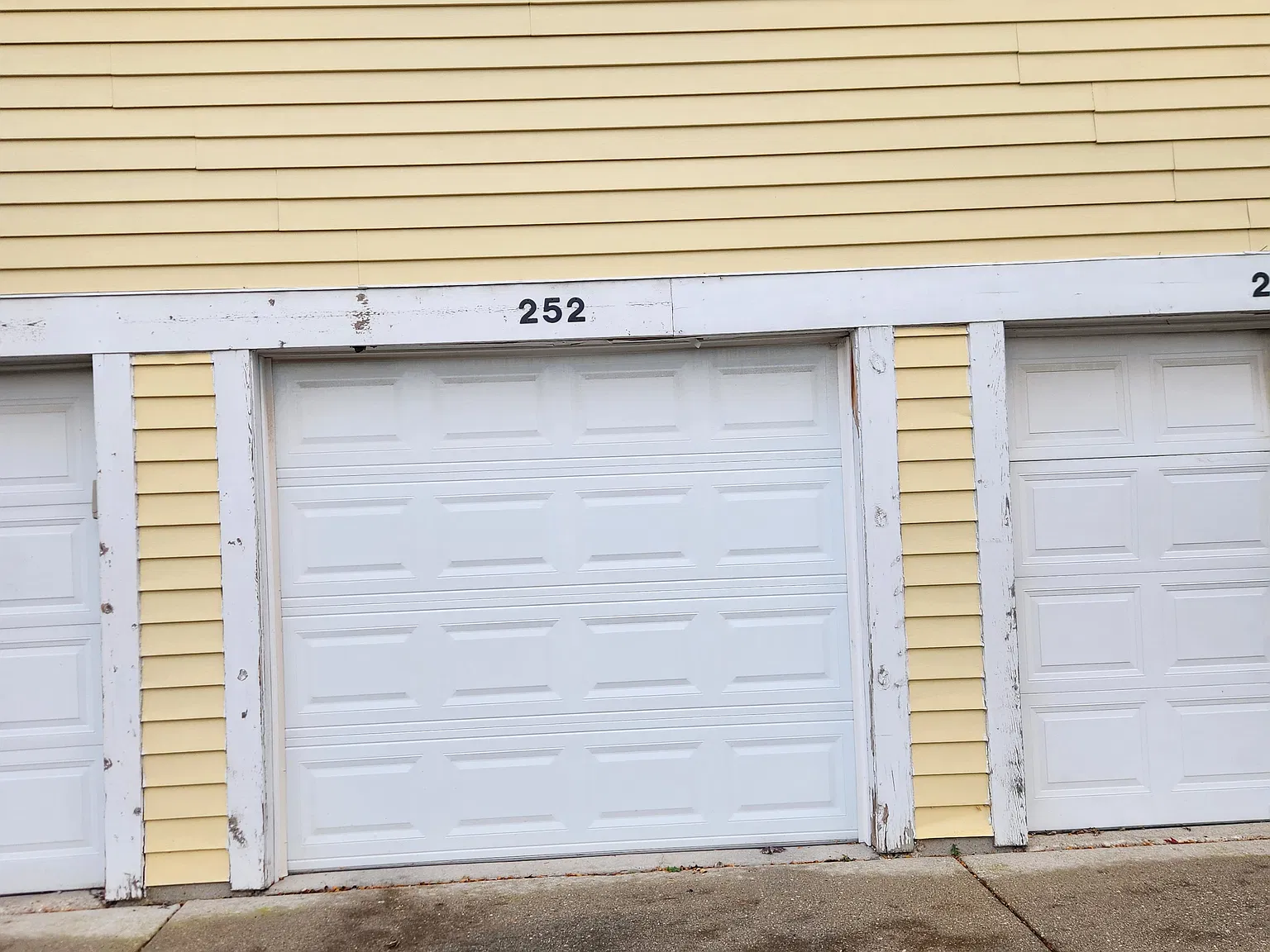 2 bed, 1.5 bath, 1012 sqft, $2,250 — Photo 2