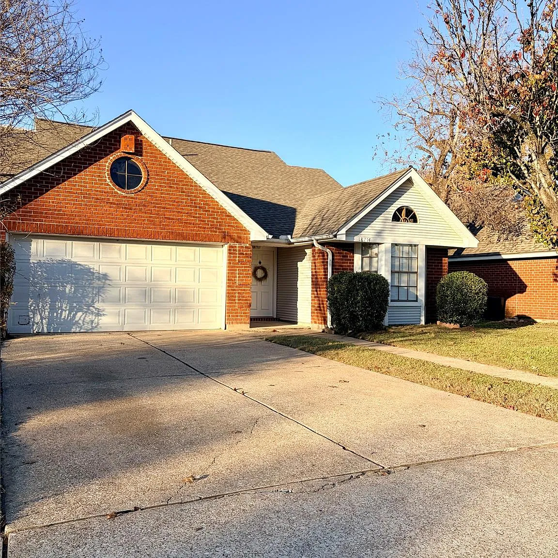 3 bed, 2.0 bath, 1274 sqft, $1,850 — Photo 1
