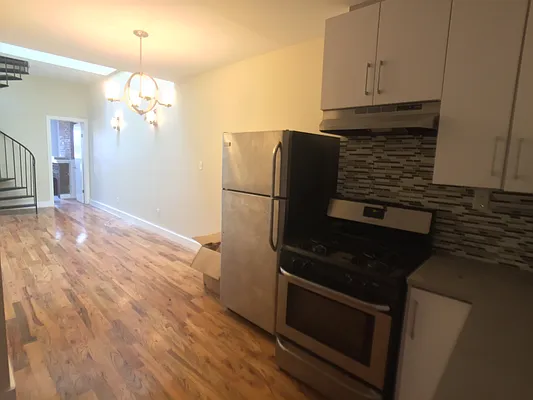 Rented by Evergreen Apartments BK | media 69