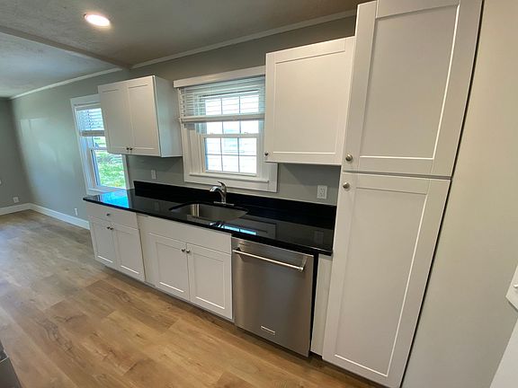 5th image of 2209 N 38th Ave