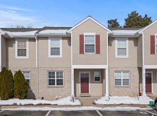 992 Ada Place Dr SE, Grand Rapids, MI 49546