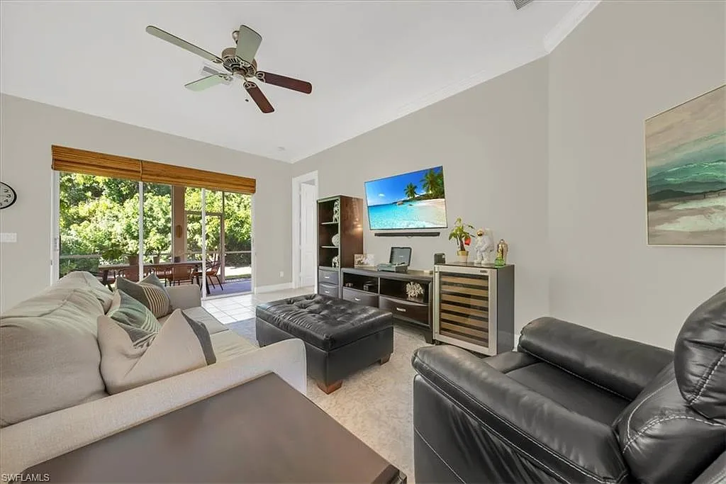 3 bed, 2.0 bath, 1567 sqft, $8,950 — Photo 4