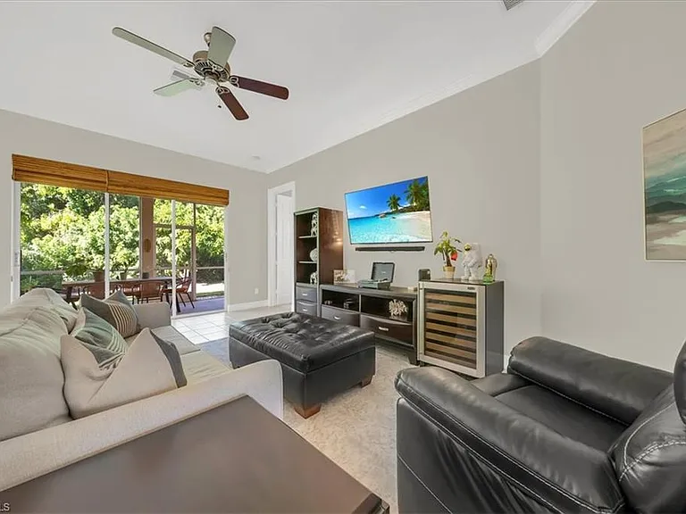 28327 Hidden Lake Dr — Photo 4