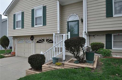 3rd image of 18017 E 31st Terrace Dr S