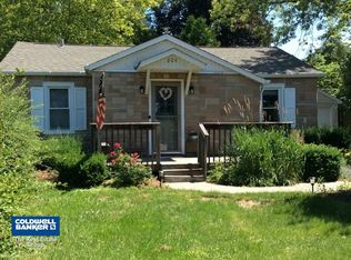 204 Crystal Lake Rd, Lake In The Hills, IL 60156