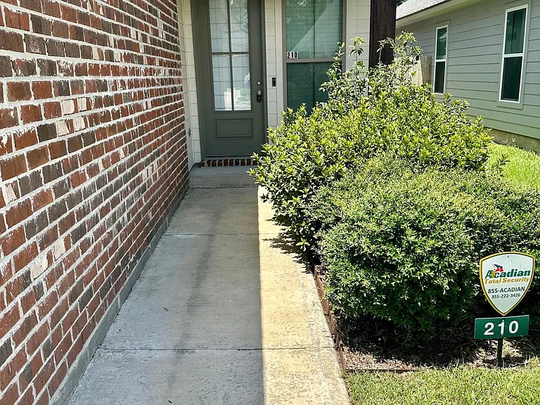 210 Twin Meadow Ln — Photo 2