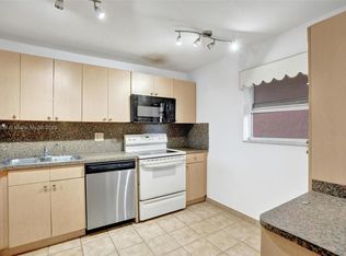 3251 Holiday Springs Blvd APT 401, Margate, FL 33063