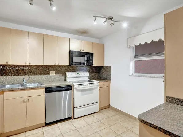 3251 Holiday Springs Blvd APT 401, Pompano Beach, FL 33063