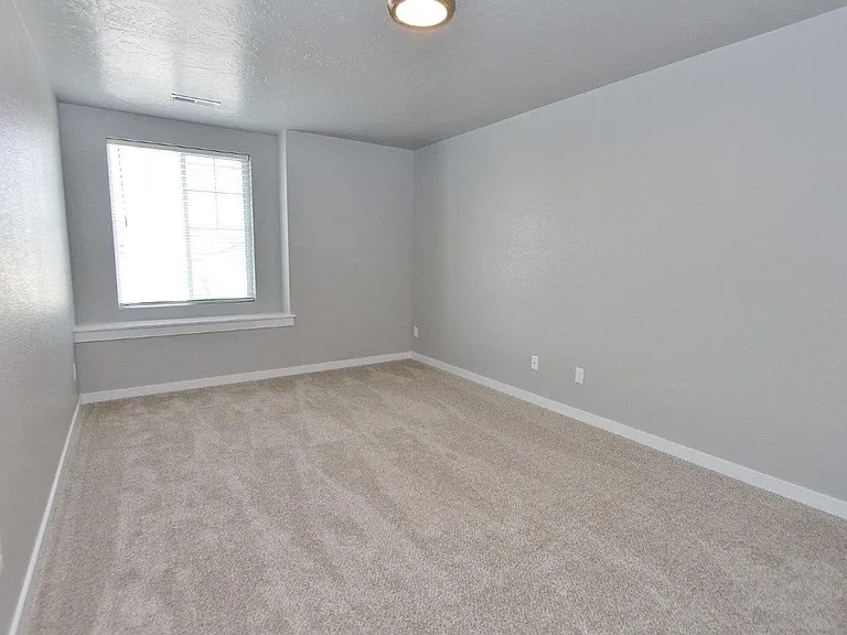 2130 N Morello Ave — Photo 10