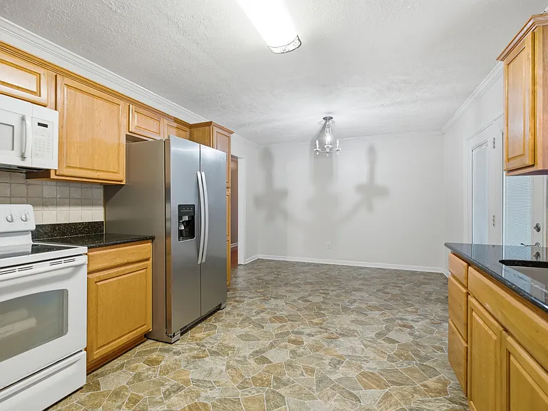 1343 Cason Trl — Photo 10