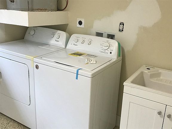 4th image of 491 Menendez Ave