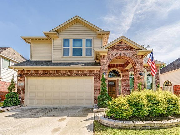 4th image of 16138 Hollow Rock Dr