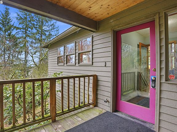 4th image of 16240 SE Maple Hill Ln