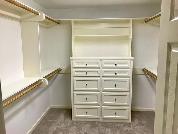 Walk in closet