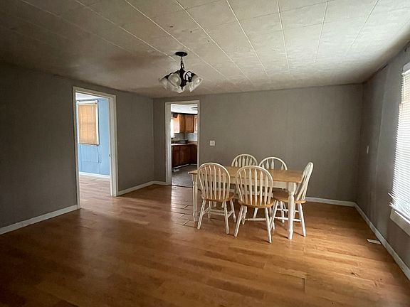 4th image of 3185 N Goodwine St