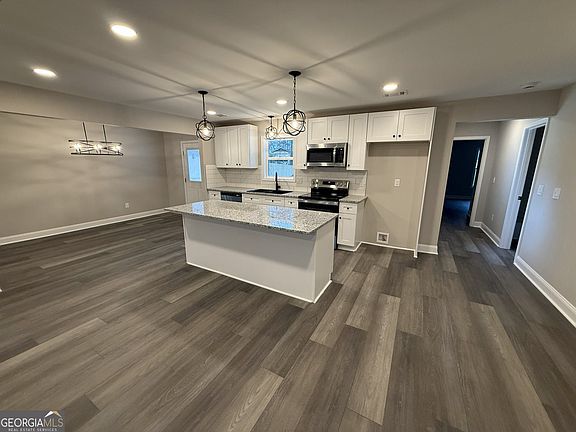 3rd image of 7167 Brown Bridge Rd