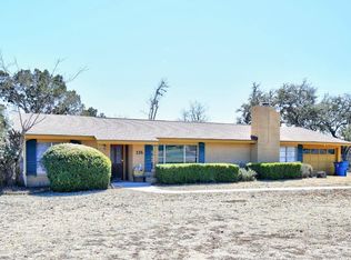 136 Royal Oaks Rd, Kerrville, TX 78028