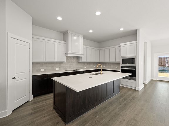 2nd image of 478 Red Maple Rd