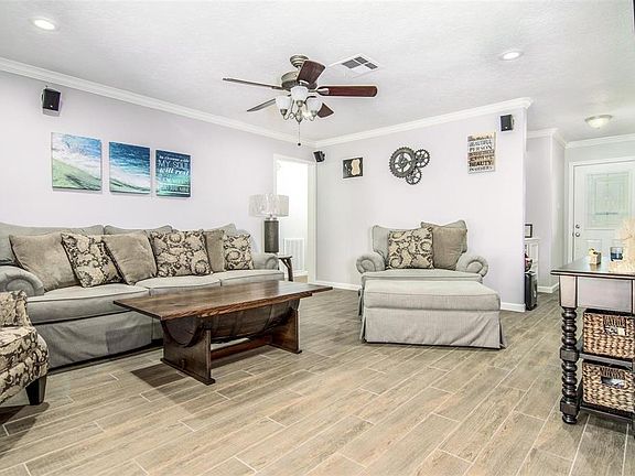 3rd image of 5915 Pine Needle Ln