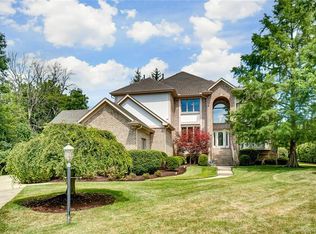 9790 Burnet Isle Dr, Dayton, OH 45458