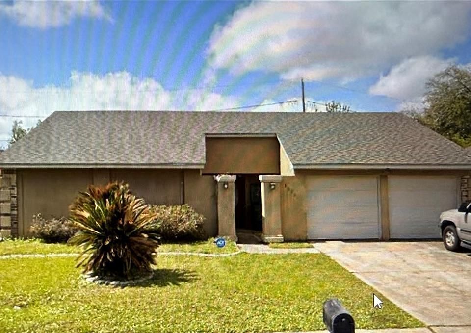 1st image of 3021 English Colony Dr