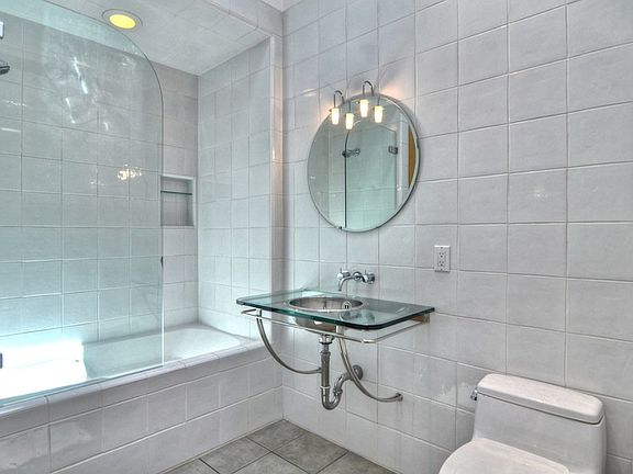 5th image of 1601 Kent Ln