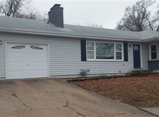 801 NE Barry Rd, Kansas City, MO 64155