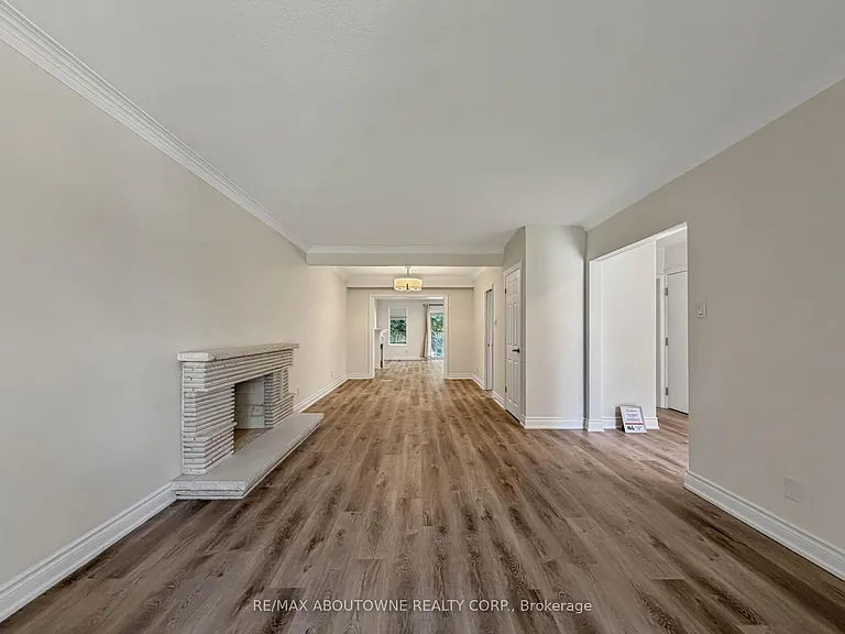 2130 Greenhurst Ave #UPPER — Photo 8