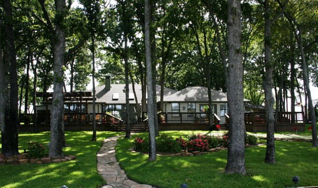 1st image of 556 Arrowwood Beach Cir
