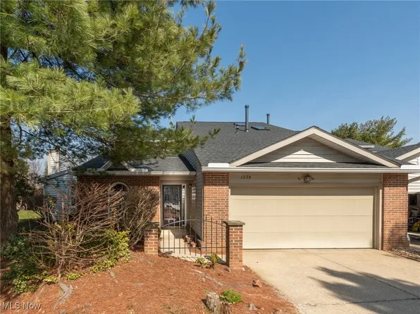 1779 Bent Bow Dr, Akron, OH 44313