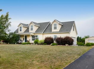 6010 Amanda Dr, Eaton Rapids, MI 48827