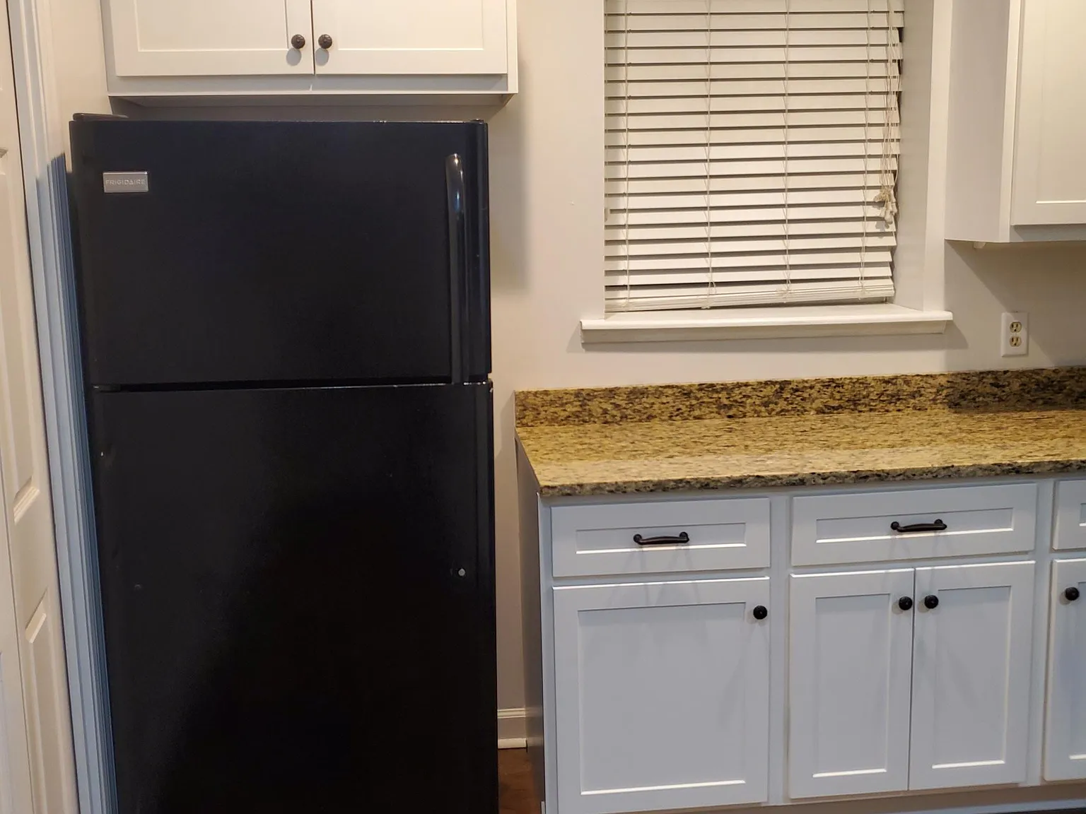 3 bed, 1500 sqft, $2,150 — Photo 2
